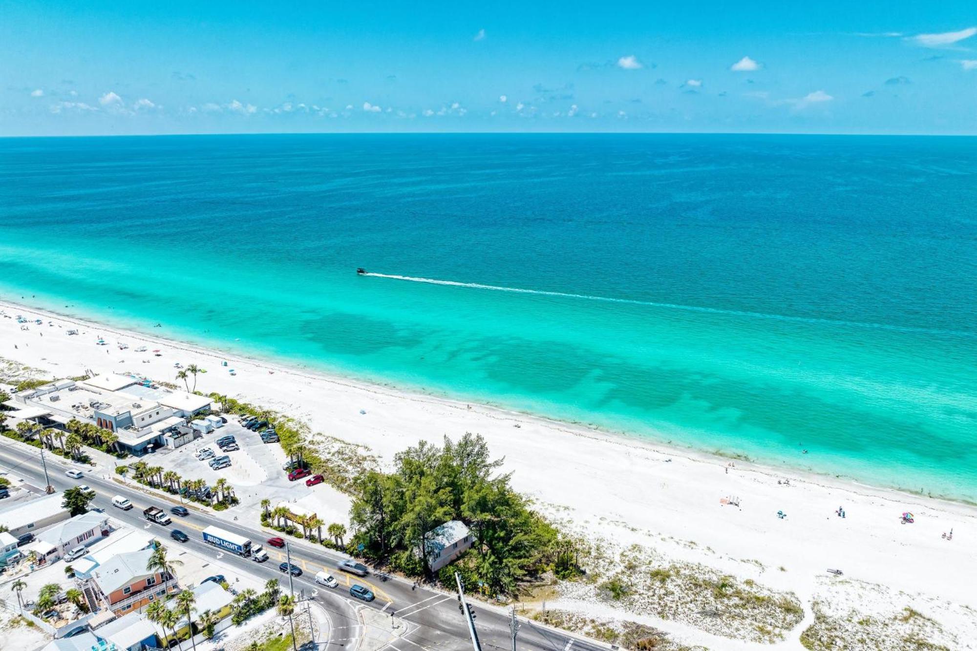 Anna Maria Island Runaway Tropical Dream-One Minute Walk To The Beach-Heated Pool เบรเดนทันบีช ภายนอก รูปภาพ