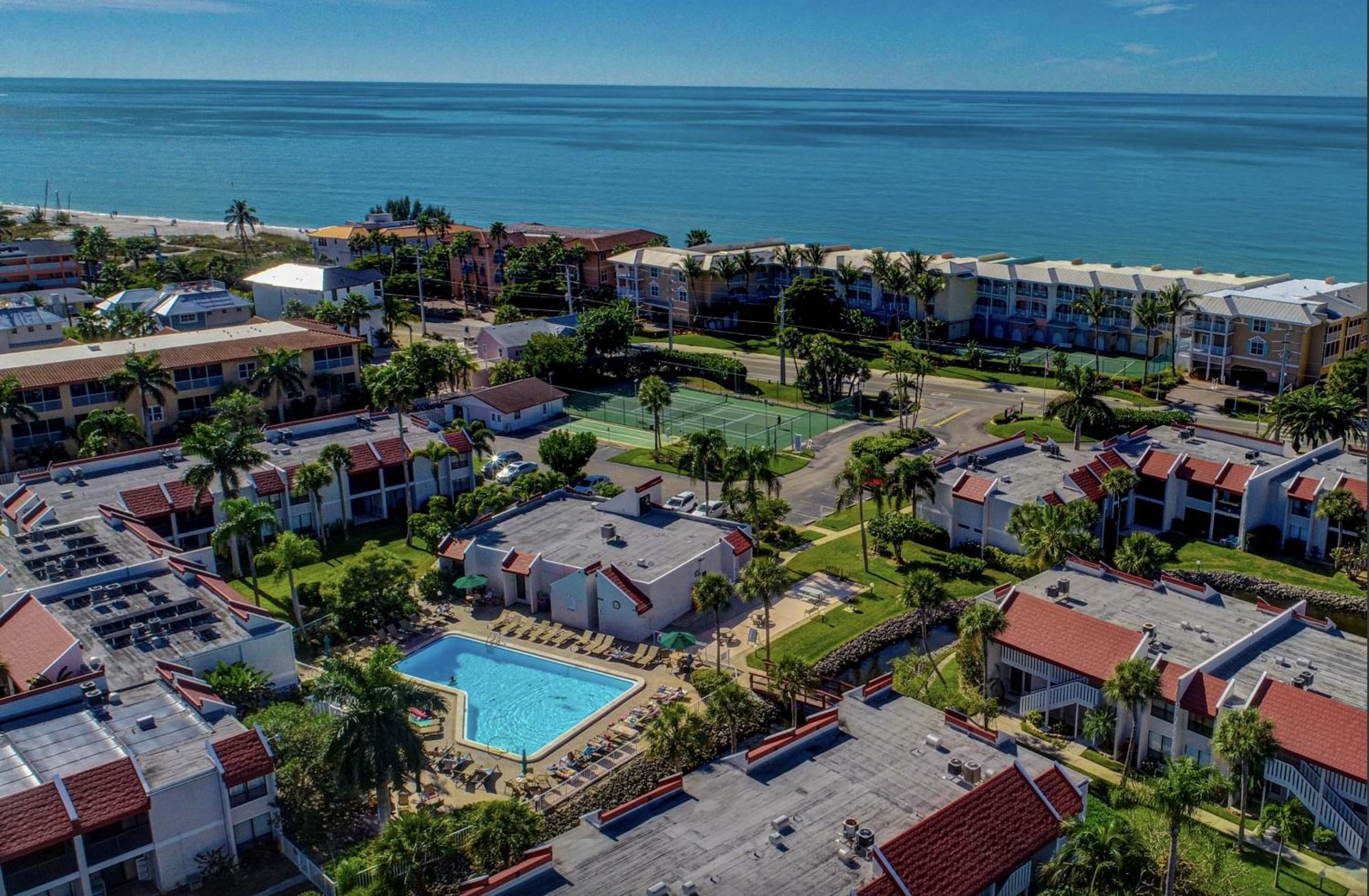 Anna Maria Island Runaway Tropical Dream-One Minute Walk To The Beach-Heated Pool เบรเดนทันบีช ภายนอก รูปภาพ