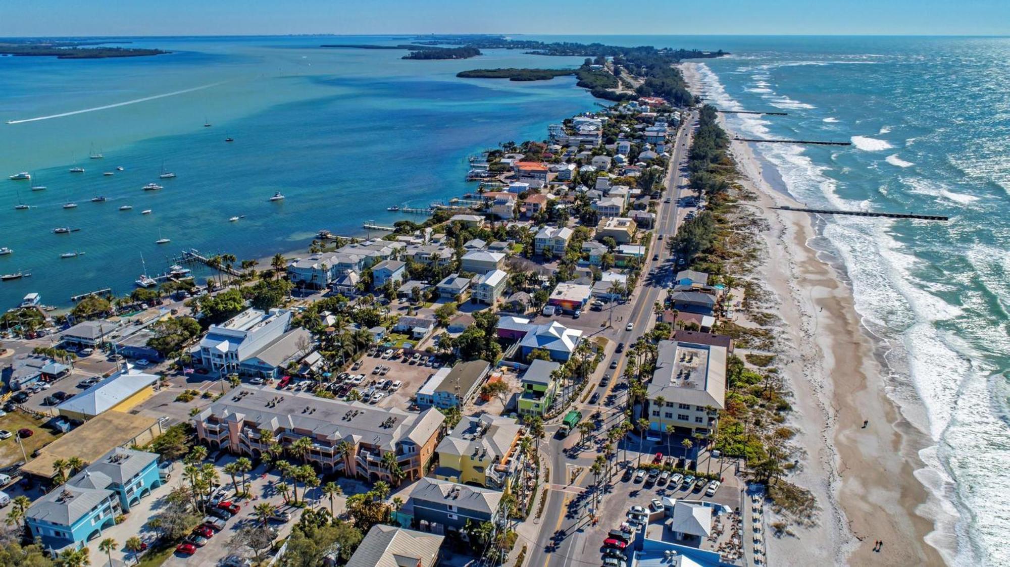 Anna Maria Island Runaway Tropical Dream-One Minute Walk To The Beach-Heated Pool เบรเดนทันบีช ภายนอก รูปภาพ